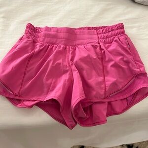 Lululemon sonic pink Hotty Hots